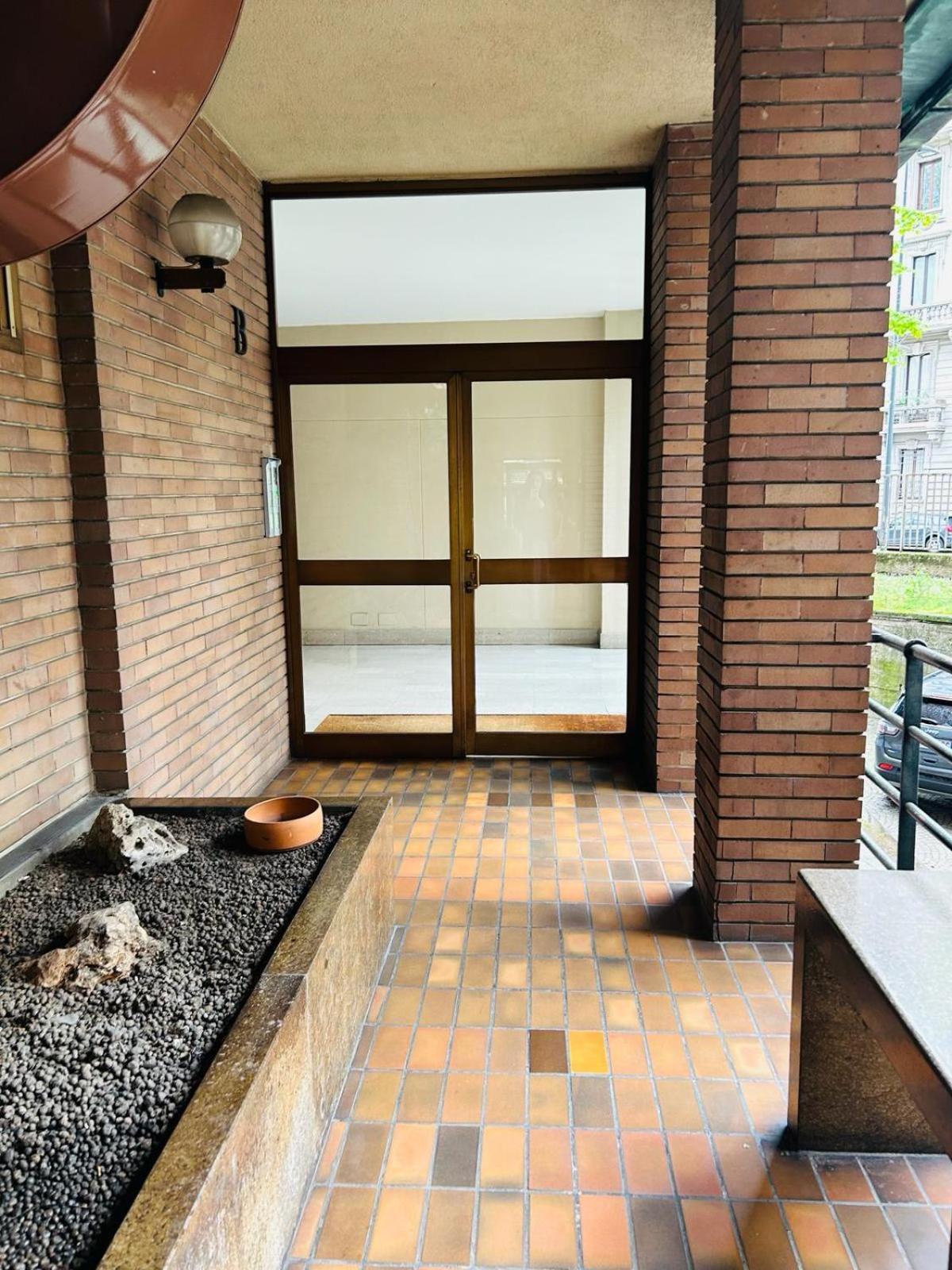 Easy Room Italy Milan Exterior photo
